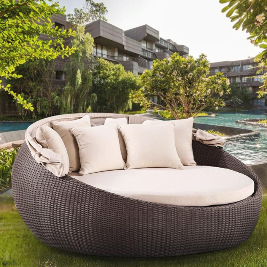 Rattan Poolside Queen